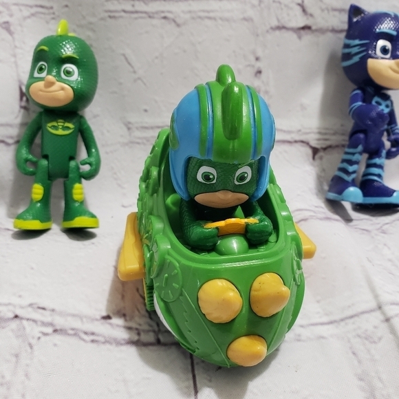 PJ Masks Catboy And Gekko 3.5 Inch Posable Figures Vehicle Playset - Picture 3 of 10